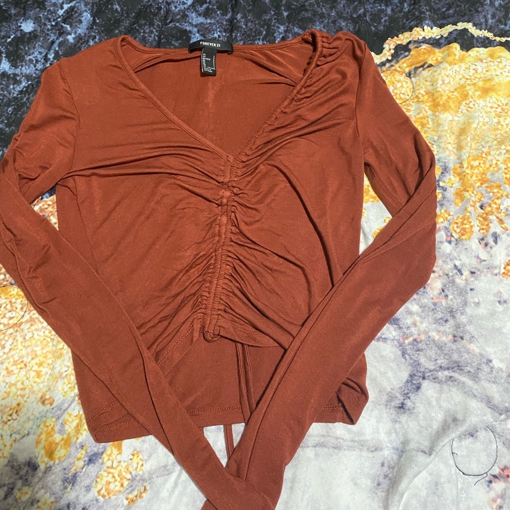 Long sleeve string crop
